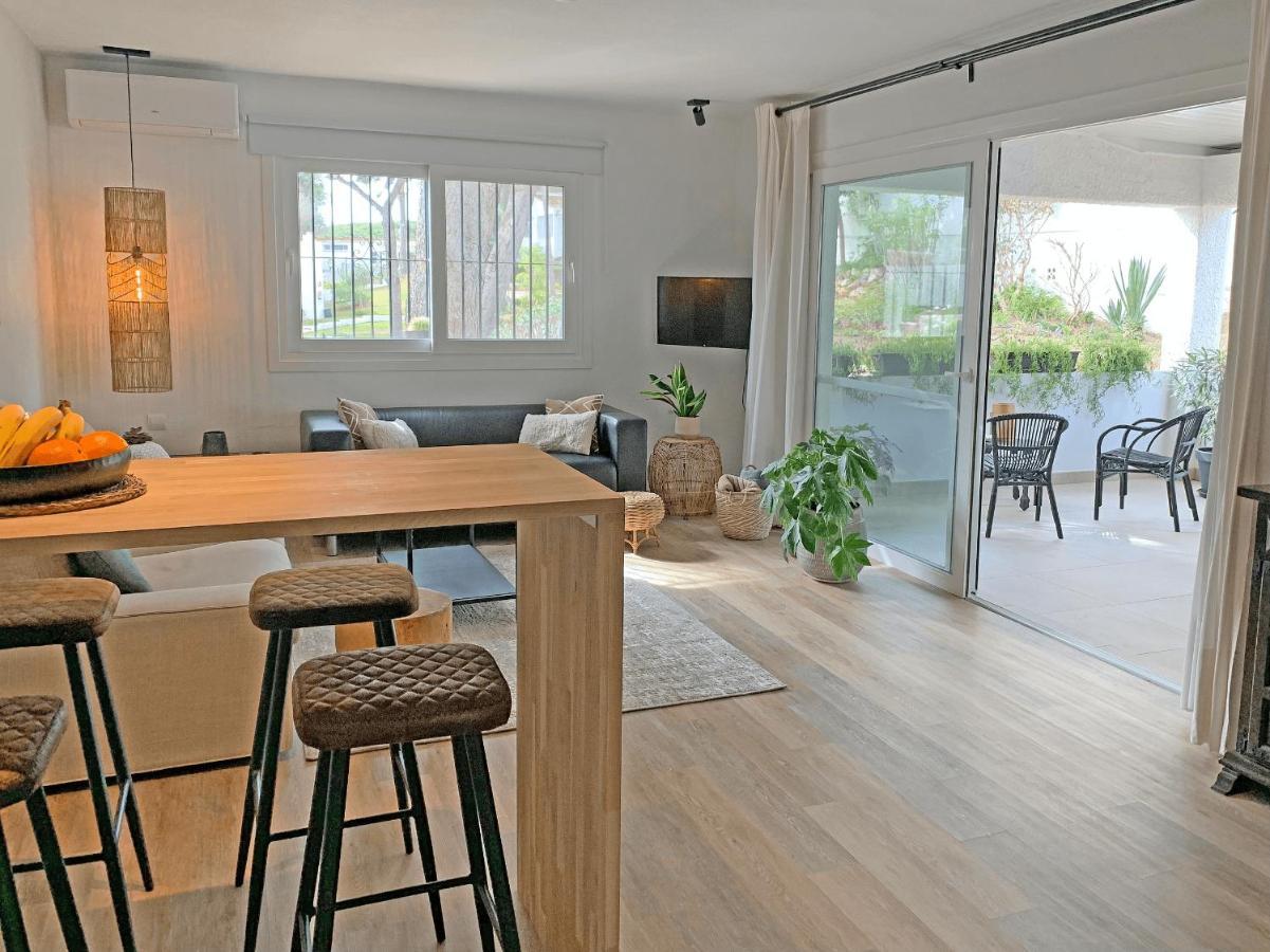 Bungalow With Large Terrace In A Quiet Park - Beach Nearby Sitio de Calahonda ภายนอก รูปภาพ